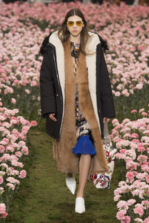 Tory Burch Fall 2018 Ready-to-Wear Tory Burch  осень зима 2018 коллекция неделя моды в Нью Йорке Mainstyles